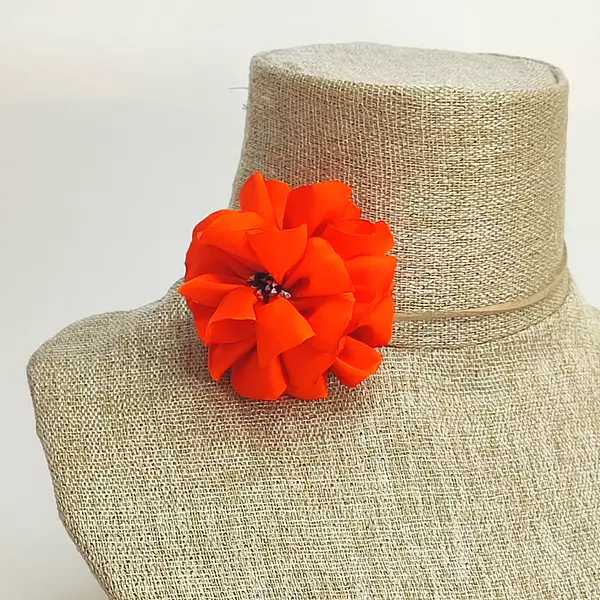 Choker Detalles En Flor Naranja Intenso